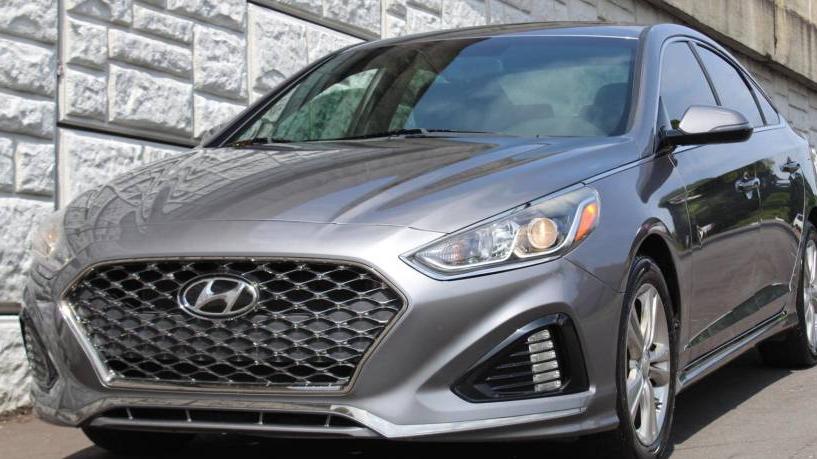 HYUNDAI SONATA 2018 5NPE34AF8JH727284 image