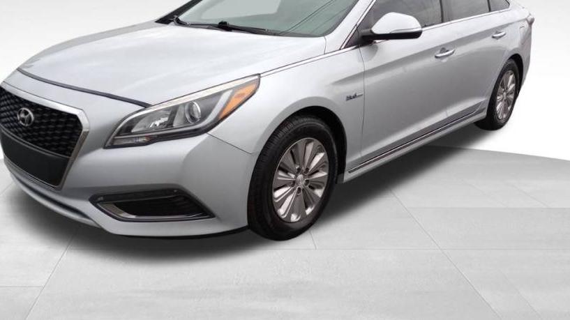 HYUNDAI SONATA 2017 KMHE24L1XHA057870 image