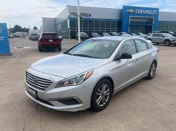 HYUNDAI SONATA 2017 5NPE24AF2HH556657 image
