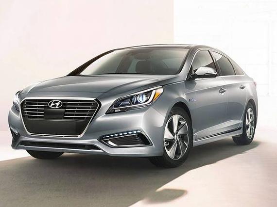 HYUNDAI SONATA 2017 KMHE24L1XHA059750 image