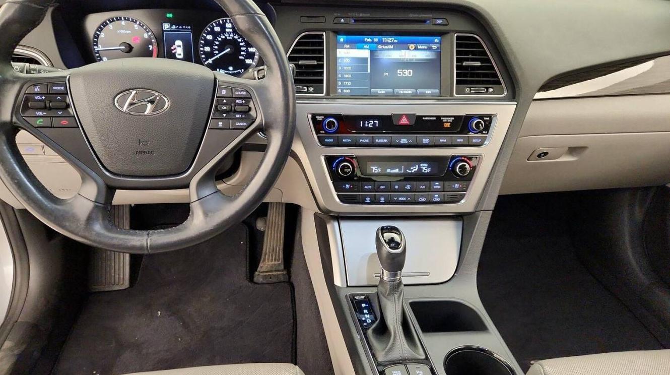 HYUNDAI SONATA 2017 5NPE34AF2HH596024 image