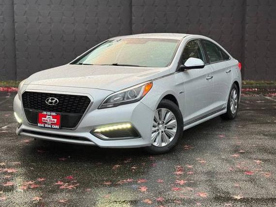 HYUNDAI SONATA 2017 KMHE24L16HA044419 image