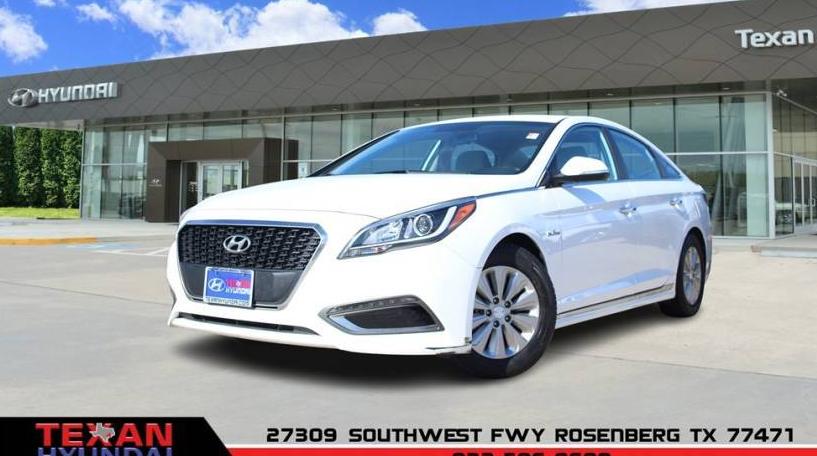 HYUNDAI SONATA 2017 KMHE24L17HA058104 image