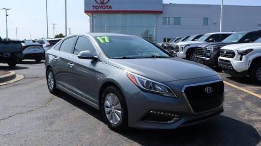 HYUNDAI SONATA 2017 KMHE24L31HA066099 image