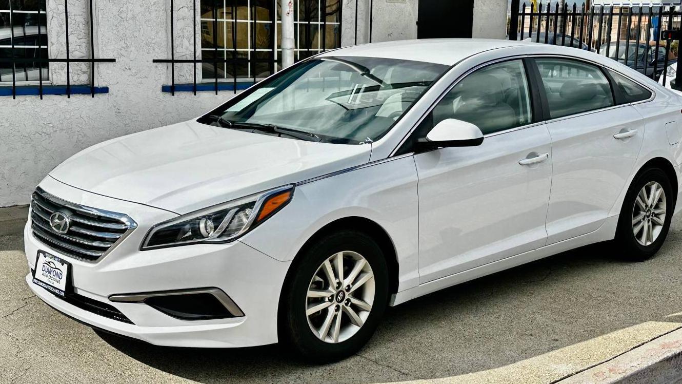 HYUNDAI SONATA 2017 5NPE24AFXHH576607 image