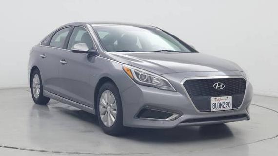 HYUNDAI SONATA 2017 KMHE24L32HA072395 image