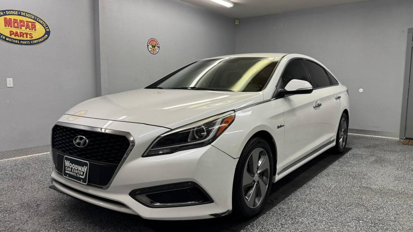 HYUNDAI SONATA 2017 KMHE34L17HA050646 image