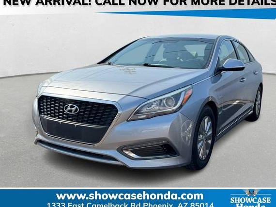 HYUNDAI SONATA 2017 KMHE24L13HA055443 image