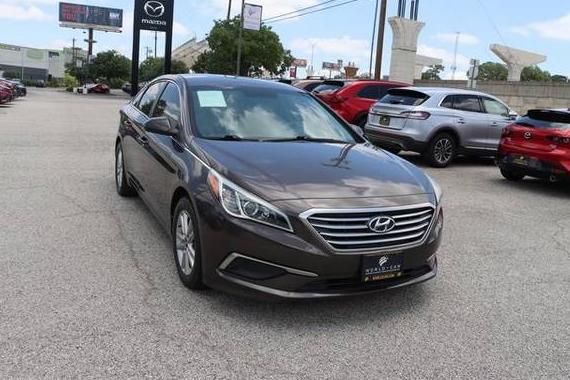 HYUNDAI SONATA 2017 5NPE24AFXHH569625 image