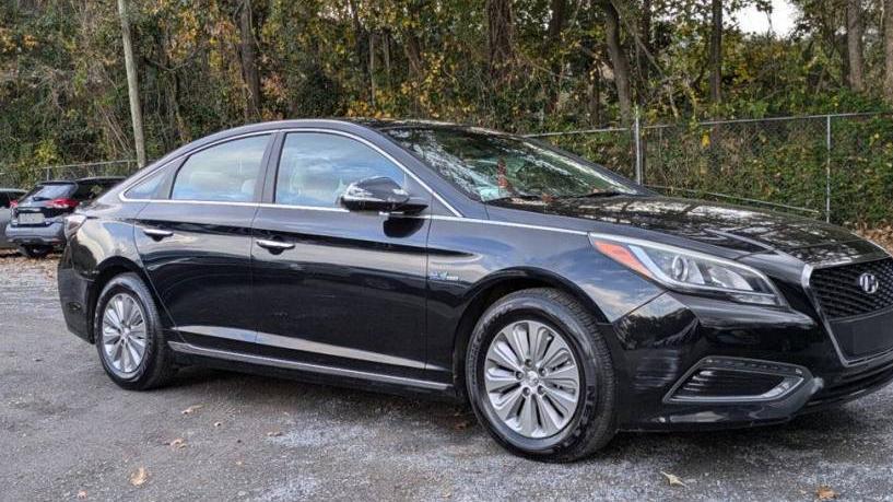 HYUNDAI SONATA 2017 KMHE24L11HA059216 image