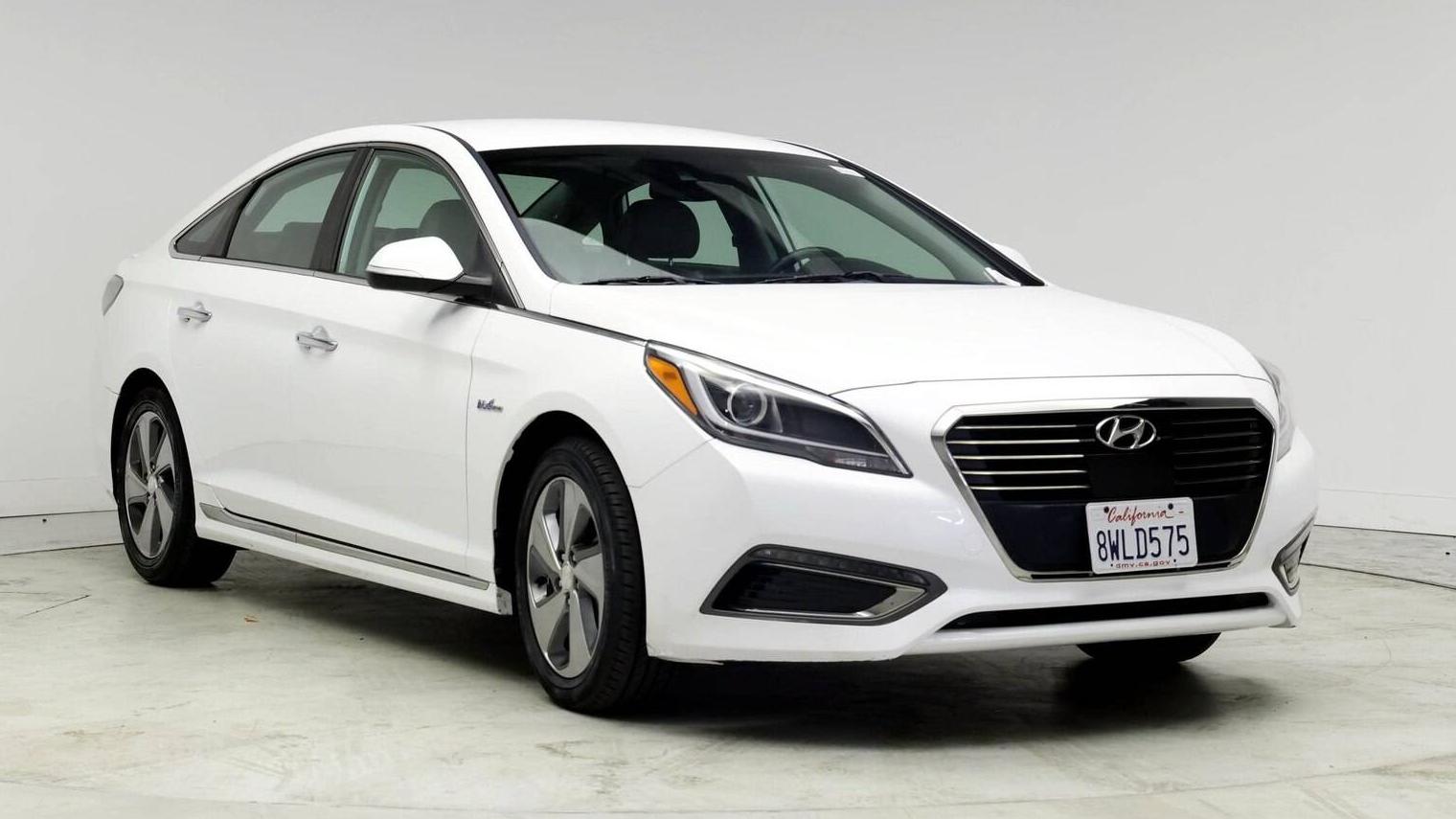 HYUNDAI SONATA 2017 KMHE54L22HA068393 image