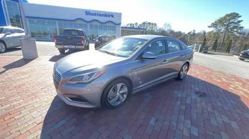 HYUNDAI SONATA 2017 KMHE54L28HA072741 image