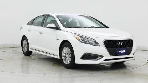 HYUNDAI SONATA 2017 KMHE24L38HA068836 image