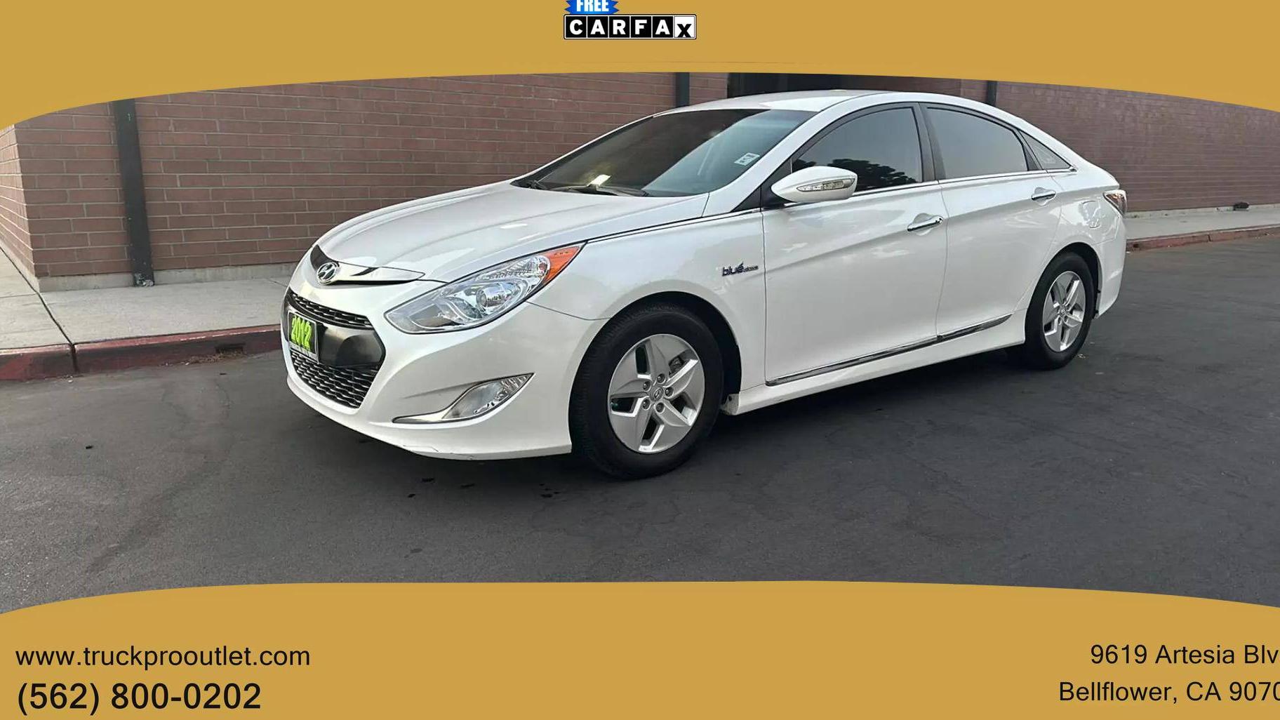 HYUNDAI SONATA 2012 KMHEC4A44CA027122 image