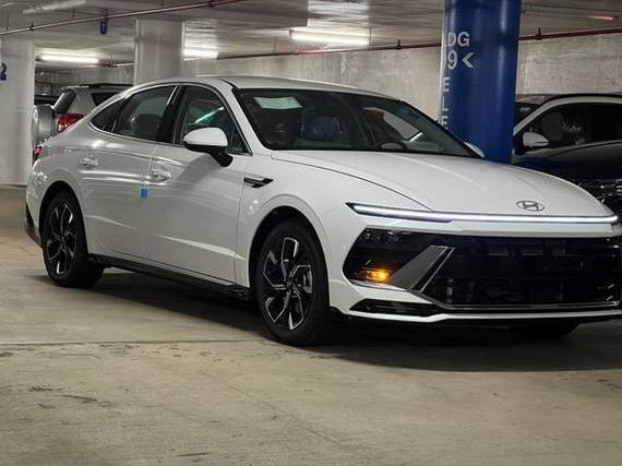 HYUNDAI SONATA 2024 KMHL64JA2RA419786 image