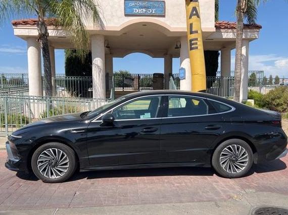 HYUNDAI SONATA 2024 KMHL34JJ9RA100376 image