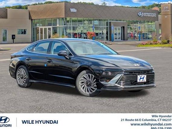 HYUNDAI SONATA 2024 KMHL34JJ8RA095624 image