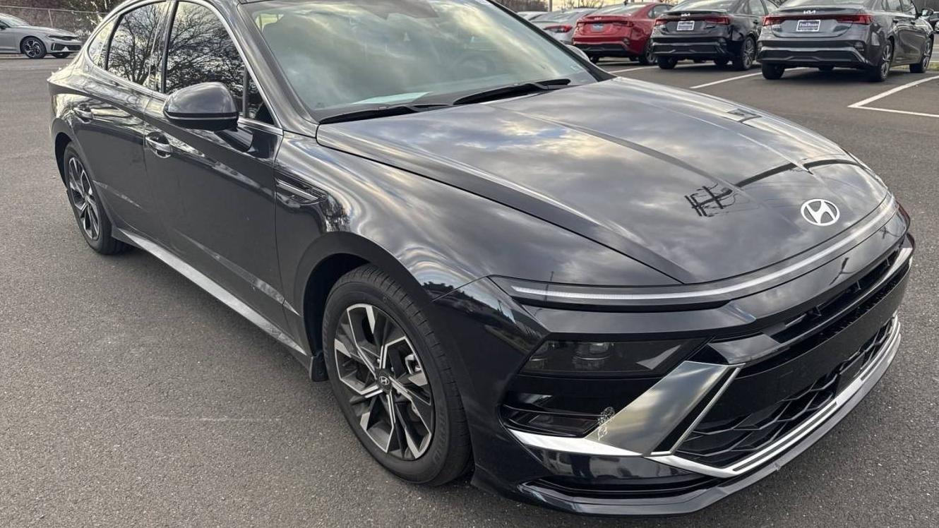 HYUNDAI SONATA 2024 KMHL64JA8RA368763 image