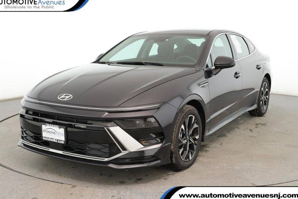 HYUNDAI SONATA 2024 KMHL64JA6RA401839 image