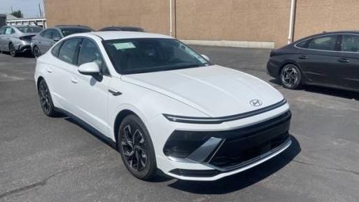 HYUNDAI SONATA 2024 KMHL64JA4RA427310 image