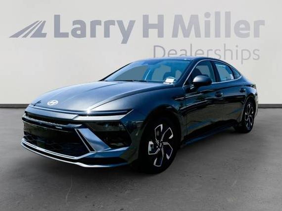 HYUNDAI SONATA 2024 KMHL64JAXRA403478 image