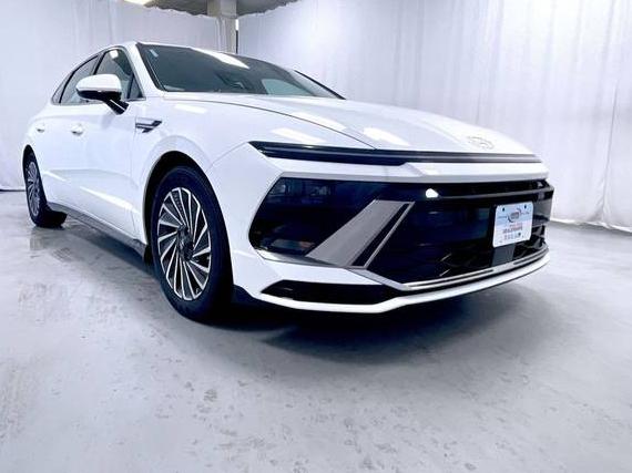 HYUNDAI SONATA 2024 KMHL34JJ8RA097048 image