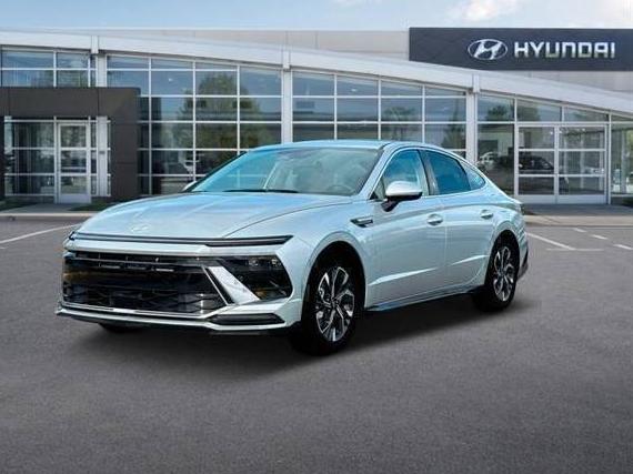 HYUNDAI SONATA 2024 KMHL64JAXRA407952 image