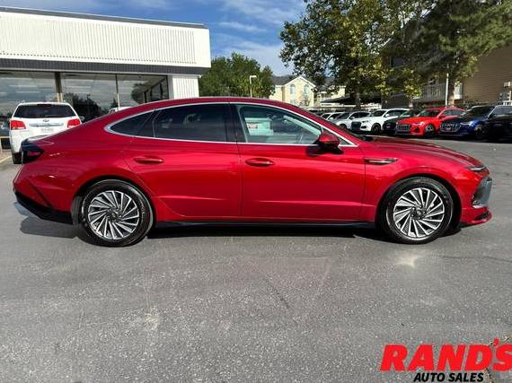 HYUNDAI SONATA 2024 KMHL54JJ9RA088224 image