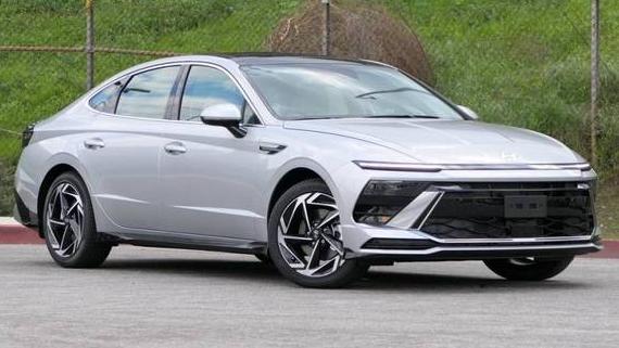 HYUNDAI SONATA 2024 KMHL14JA7RA364072 image