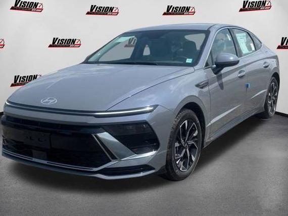 HYUNDAI SONATA 2024 KMHL64JA2RA396588 image