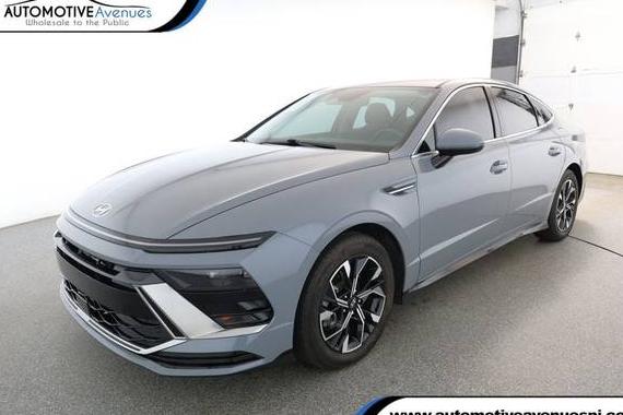 HYUNDAI SONATA 2024 KMHL64JA8RA380542 image