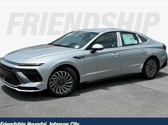HYUNDAI SONATA 2024 KMHL34JJ9RA090058 image