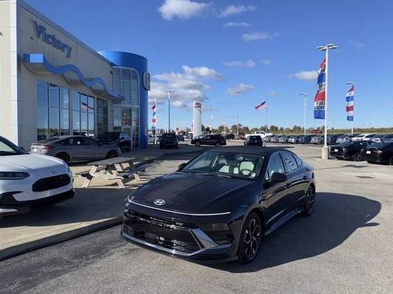 HYUNDAI SONATA 2024 KMHL64JA1RA386196 image