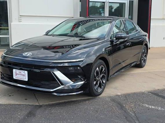 HYUNDAI SONATA 2024 KMHL64JA0RA368451 image