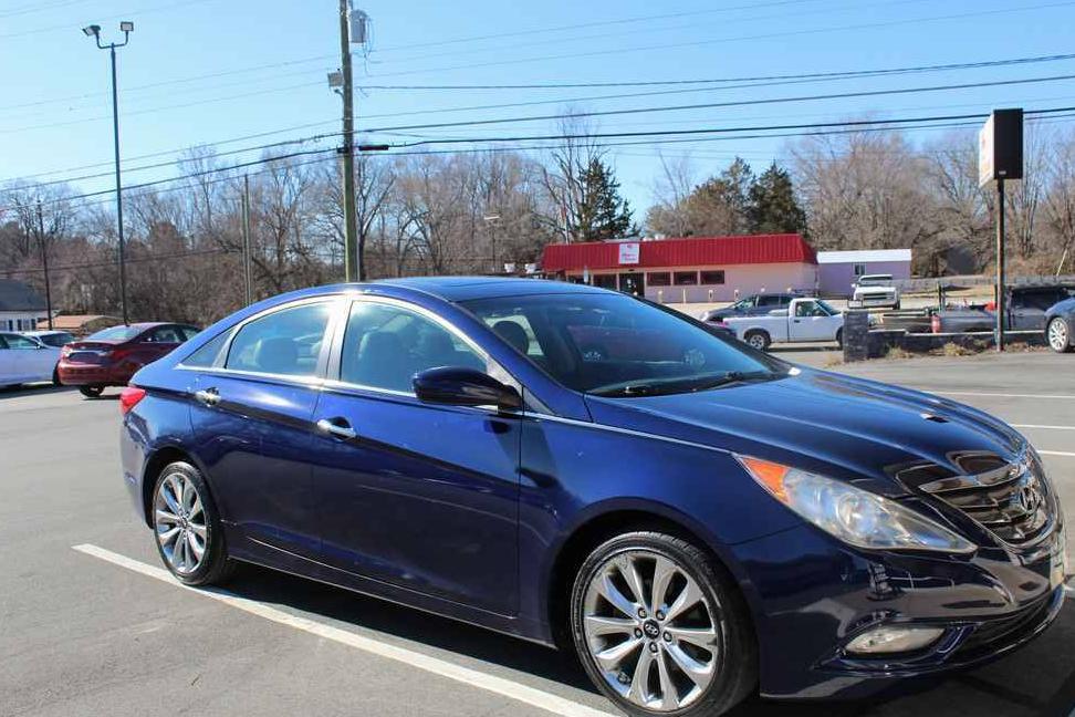 HYUNDAI SONATA 2011 5NPEC4AC8BH071823 image