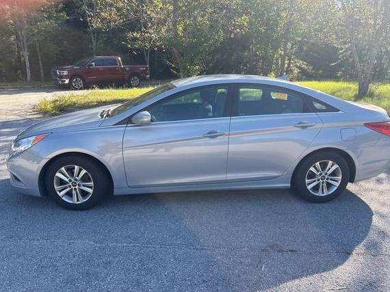 HYUNDAI SONATA 2011 5NPEB4AC4BH015445 image