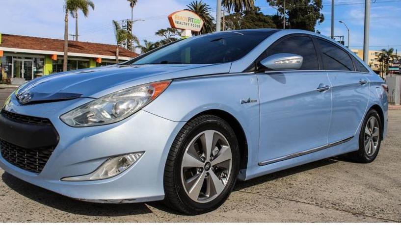 HYUNDAI SONATA 2011 KMHEC4A42BA015551 image