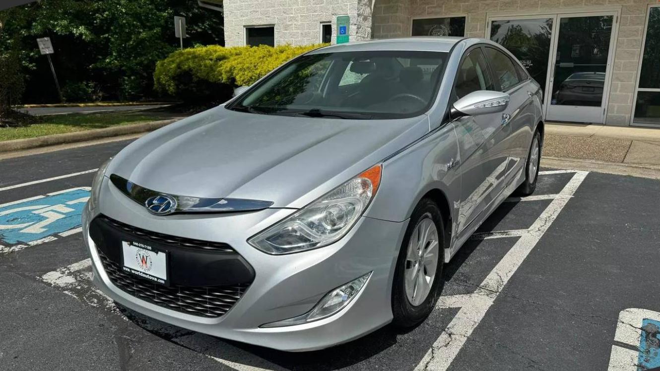 HYUNDAI SONATA 2013 KMHEC4A44DA085099 image