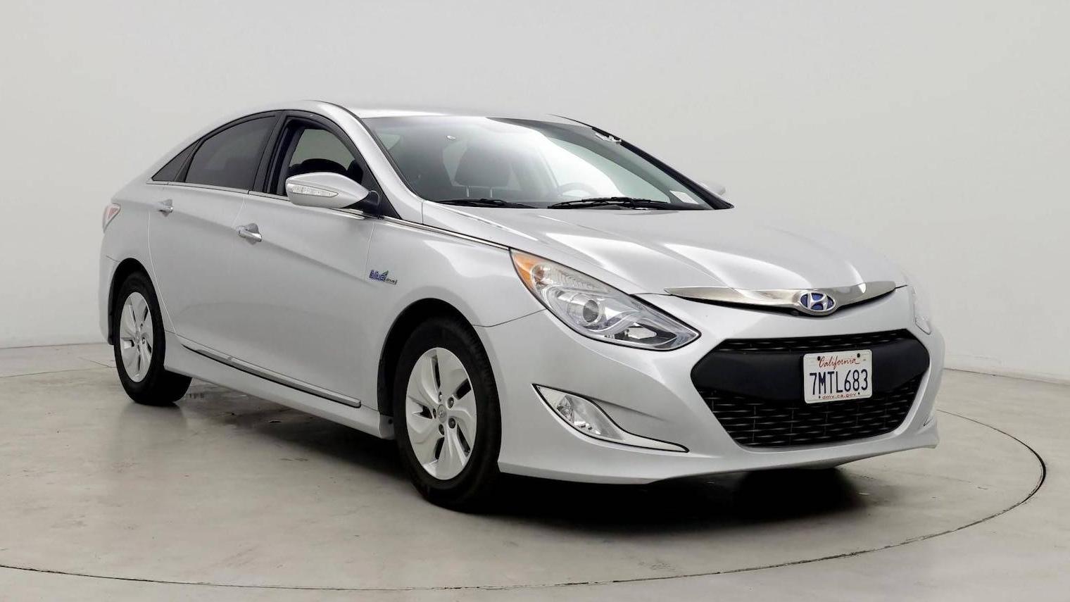 HYUNDAI SONATA 2015 KMHEC4A40FA138285 image