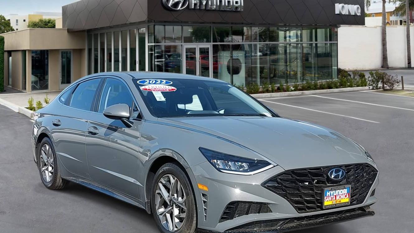 HYUNDAI SONATA 2022 KMHL64JA8NA204701 image