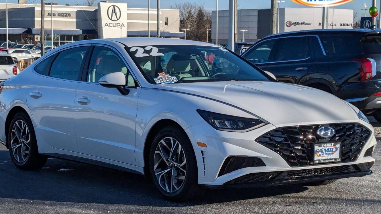 HYUNDAI SONATA 2022 KMHL64JA1NA192388 image