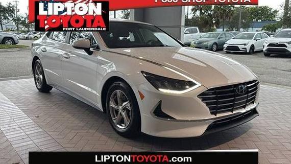 HYUNDAI SONATA 2022 5NPEG4JA1NH135370 image