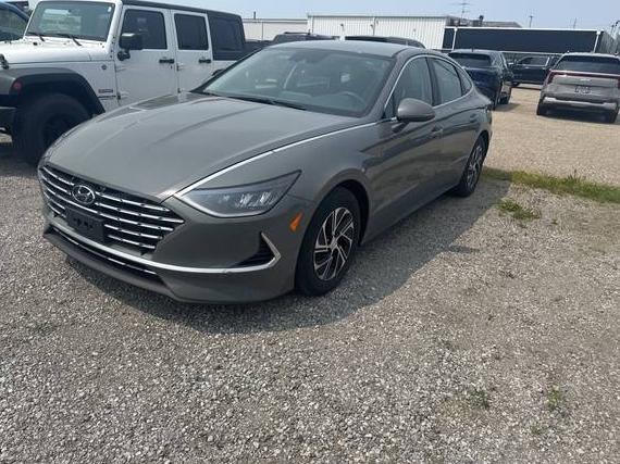 HYUNDAI SONATA 2022 KMHL24JJXNA043876 image