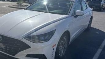 HYUNDAI SONATA 2022 KMHL64JA8NA220333 image