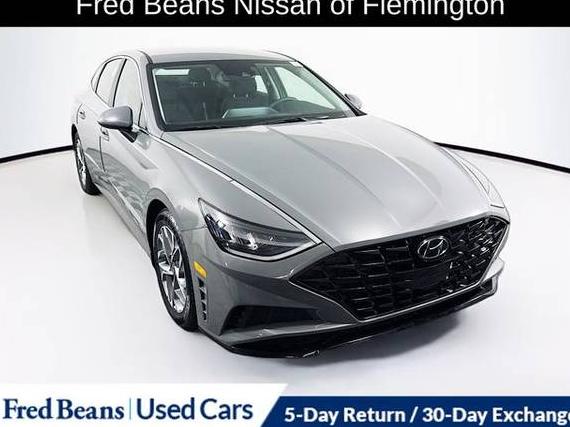 HYUNDAI SONATA 2022 KMHL64JA0NA229172 image