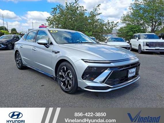 HYUNDAI SONATA 2025 KMHL64JA8SA500927 image