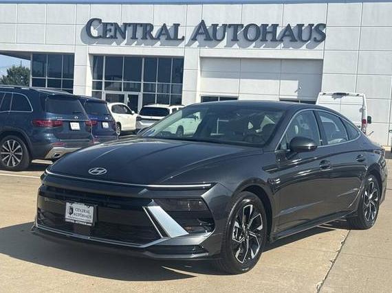 HYUNDAI SONATA 2025 KMHL64JA1SA447357 image