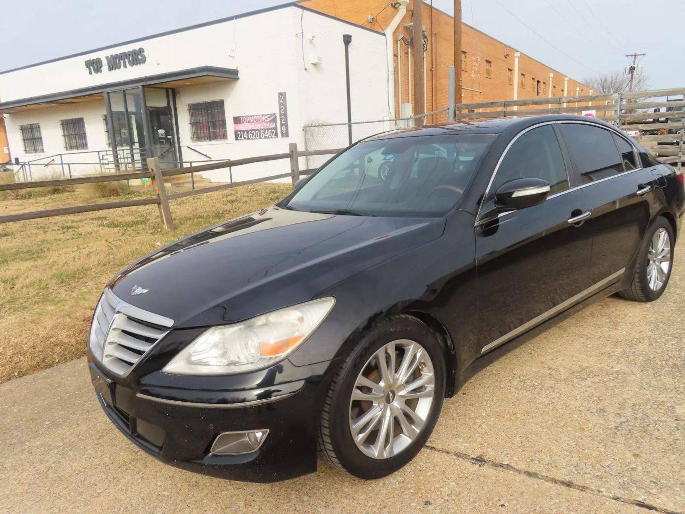 HYUNDAI GENESIS 2011 KMHGC4DF5BU118953 image