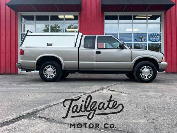 GMC SONOMA 2001 1GTDT19W718224939 image
