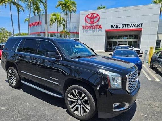 GMC YUKON 2018 1GKS1CKJ2JR256817 image